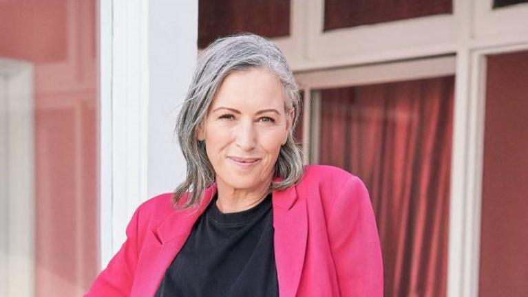  Carol Fox