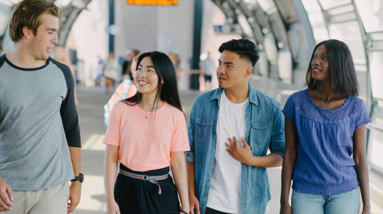 Students Footscray Station