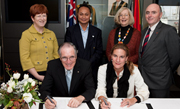 VU and DIT representatives sign MoU